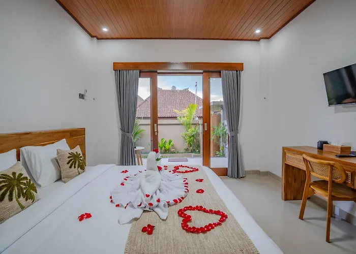Flossie Ubud