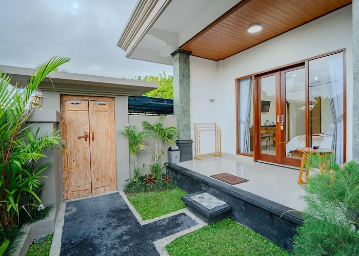 Flossie Ubud